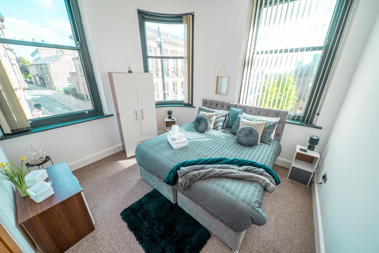 Cozy 1-Bedroom Apartment In The Heart Of Barnsley Town Centre Exterior foto